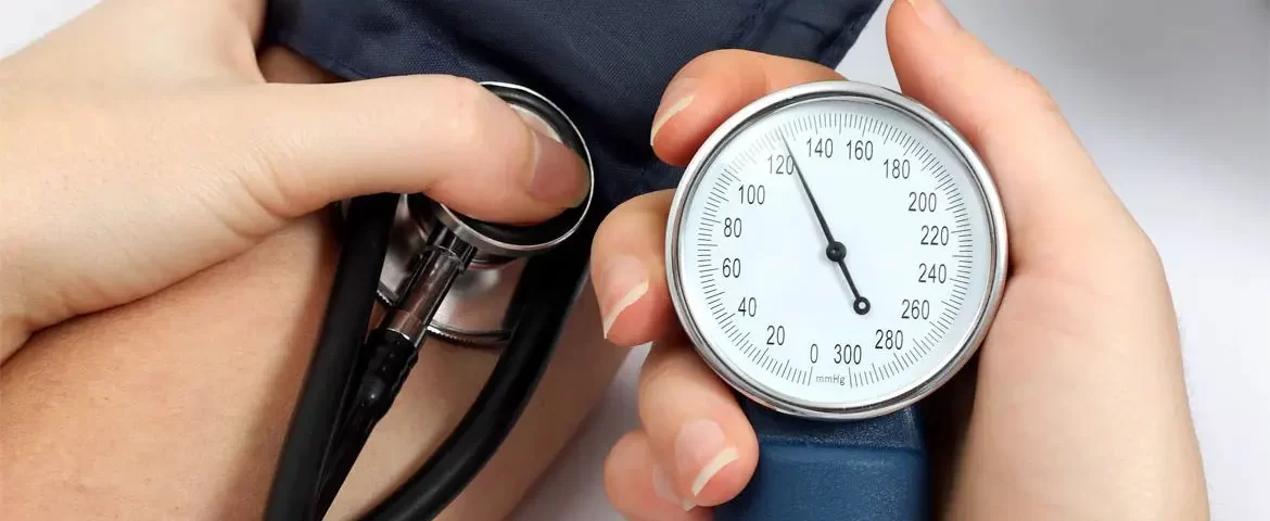 blood pressure monitoring image